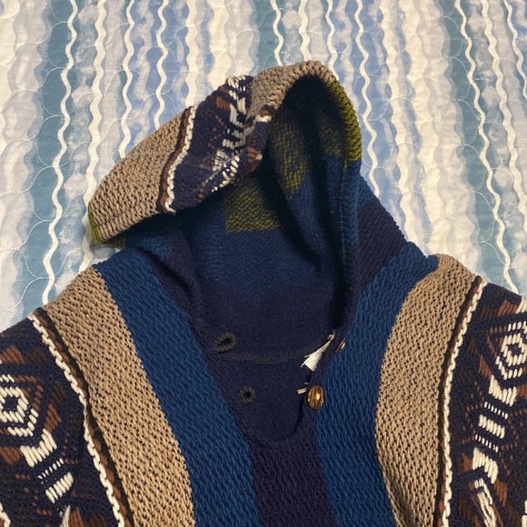 WOVEN HANDMADE WOOL PONCHO - Picture 3 of 6